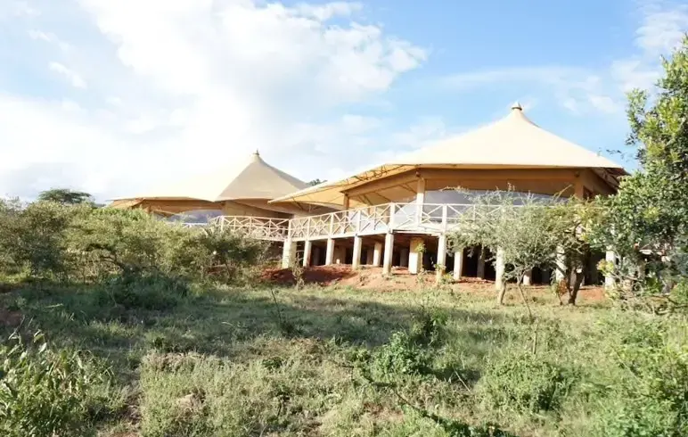 LUXURY HOTEL MAASAI MARA EMAYIAN 3 DAYS